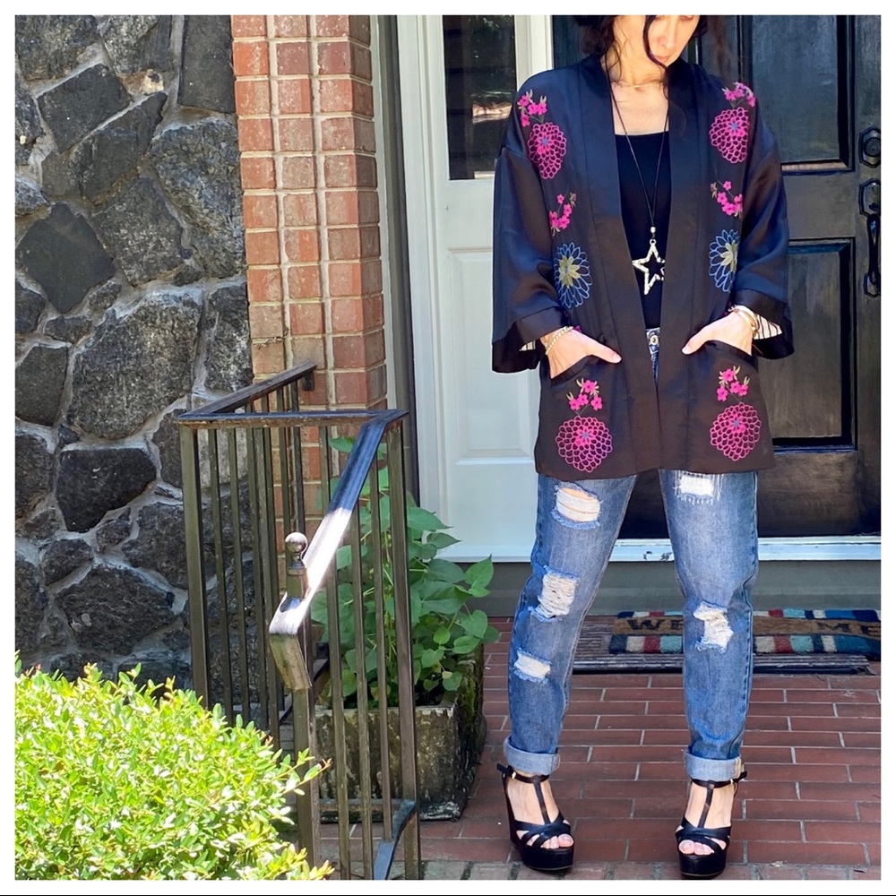 FABULOUS EMBROIDERED KIMONO WITH SIDE POCKETS - Picture 3 of 7